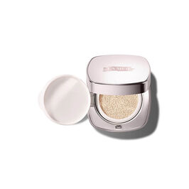 The Luminous Lifting Cushion Foundation SPF20　Warm Ivory